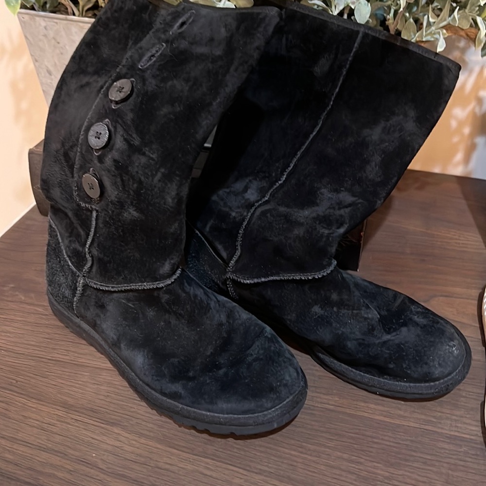 Ugg suede black mid calf boots